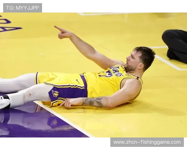 杜兰特谈东契奇：曾认为其只会后撤步三分，现欣赏其比赛掌控力