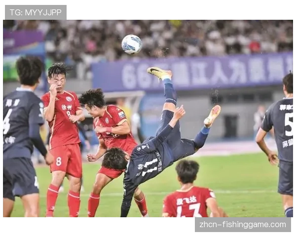 特写：一位草根球评人因专业复盘走红，获传统转播机构签约